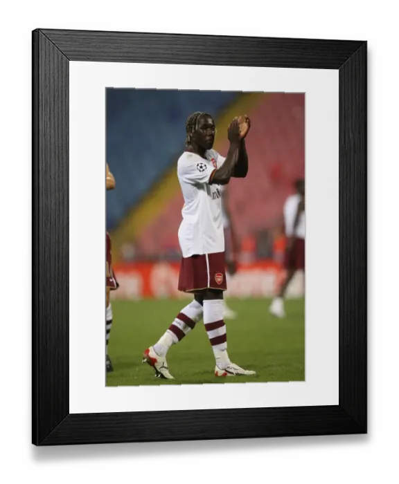 Framed Print : Bacary Sagna (Arsenal) claps the fans after the match Framed Print : Bacary Sagna (Arsenal) claps the fans after the match