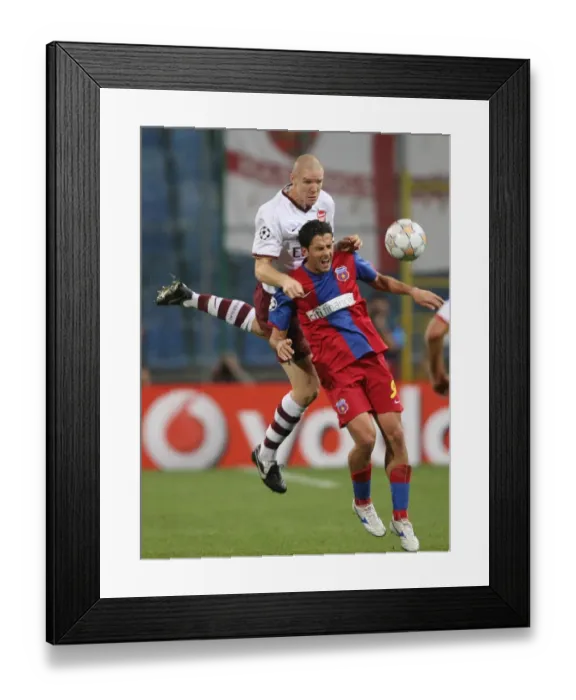 Framed Print : Philippe Senderos (Arsenal) Valentin Badea (Steaua) Framed Print : Philippe Senderos (Arsenal) Valentin Badea (Steaua)