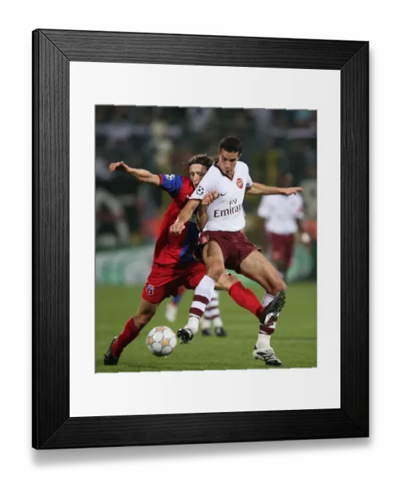Framed Print : Robin van Persie Scores for Arsenal in 0:1 Win over Steaua Bucharest, UEFA Champions League, Group H, 2007