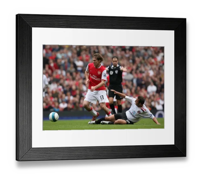 Framed Print : Alex Hleb (Arsenal) Michael Chopra (Sunderland) Framed Print : Alex Hleb (Arsenal) Michael Chopra (Sunderland)