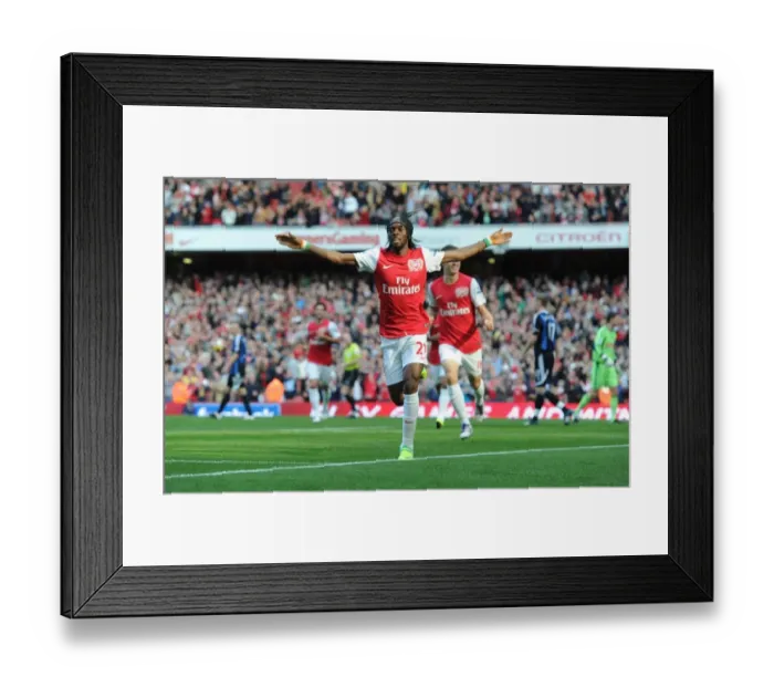 Framed Print : Arsenal's Thrilling Victory: Gervinho's Goal Sparks 3-1 Comeback Against Stoke City (October 2011)
