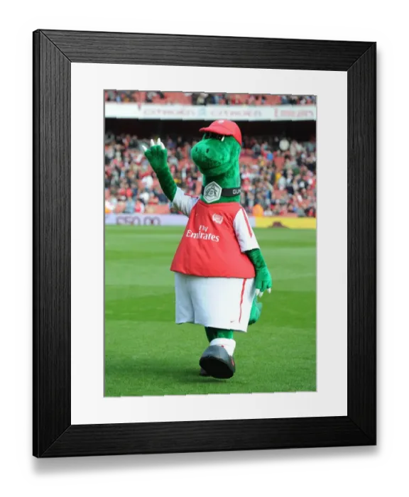 Framed Print : Arsenal's Triumph: 3-1 Over Stoke City in the Premier League (2011-2012) Framed Print : Arsenal's Triumph: 3-1 Over Stoke City in the Premier League (2011-2012)