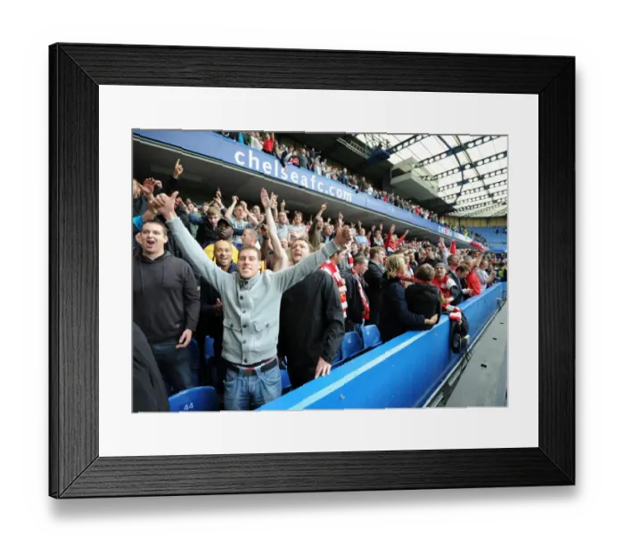 Framed Print : Arsenal Celebrate Premier League Victory Over Chelsea (2011-12) Framed Print : Arsenal Celebrate Premier League Victory Over Chelsea (2011-12)