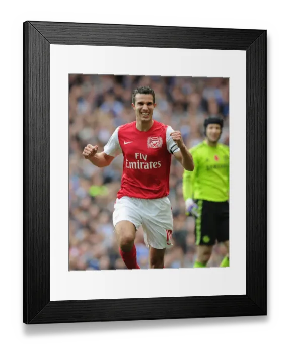 Framed Print : Robin van Persie's Stunner: Arsenal's Historic Winning Goal Against Chelsea (2011-12)