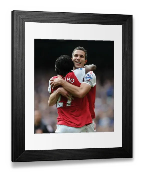 Framed Print : Robin van Persie and Gervinho Celebrate Arsenal's Goal Against Chelsea (2011-12) Framed Print : Robin van Persie and Gervinho Celebrate Arsenal's Goal Against Chelsea (2011-12)