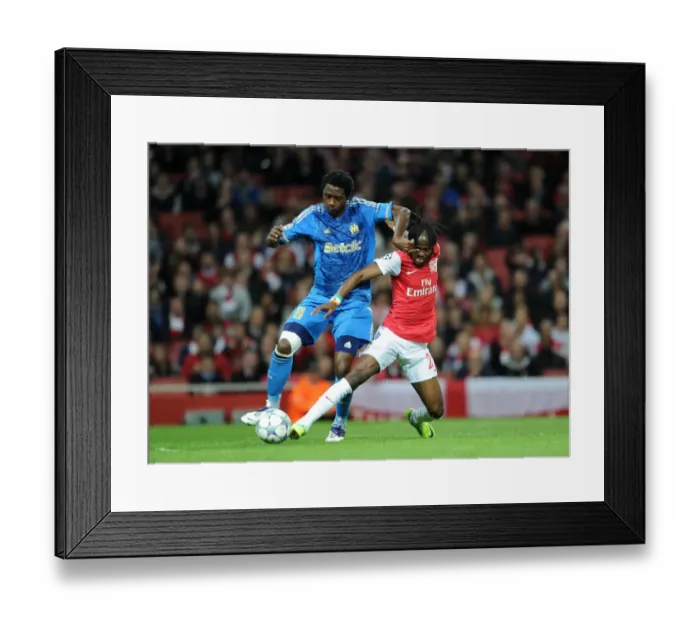 Framed Print : Arsenal vs Marseille: Gervinho vs Jordan Ayew - Scoreless Stalemate in Champions League Group F (11 / 1 / 11) Framed Print : Arsenal vs Marseille: Gervinho vs Jordan Ayew - Scoreless Stalemate in Champions League Group F (11 / 1 / 11)