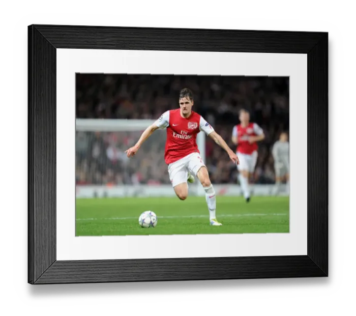 Framed Print : Carl Jenkinson (Arsenal). Arsenal 0: 0 Marseille. UEFA Champions League