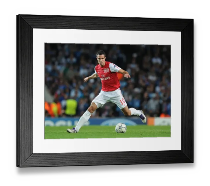 Framed Print : Robin van Persie in Action: Arsenal vs Olympique de Marseille, UEFA Champions League 2011-12 Framed Print : Robin van Persie in Action: Arsenal vs Olympique de Marseille, UEFA Champions League 2011-12