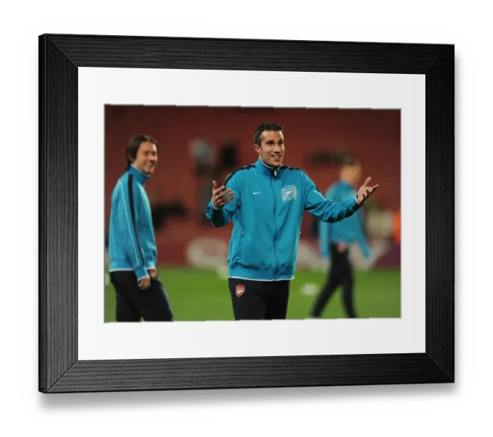 Framed Print : Determined Robin van Persie: Arsenal's Unyielding Battle Against Marseille in the UEFA Champions League, Emirates Stadium (1 / 11 / 11) Framed Print : Determined Robin van Persie: Arsenal's Unyielding Battle Against Marseille in the UEFA Champions League, Emirates Stadium (1 / 11 / 11)