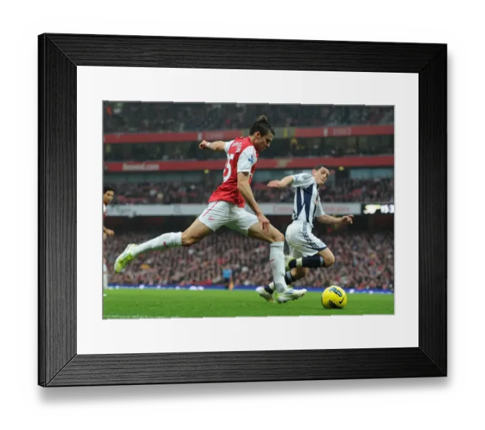 Framed Print : Arsenal's Carl Jenkinson Clashes with West Brom's Graham Dorrans in Premier League Showdown Framed Print : Arsenal's Carl Jenkinson Clashes with West Brom's Graham Dorrans in Premier League Showdown