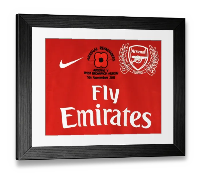 Framed Print : Arsenal's Poppy Shirts: Remembering the Heroes (Arsenal v West Bromwich Albion, 2011-12)