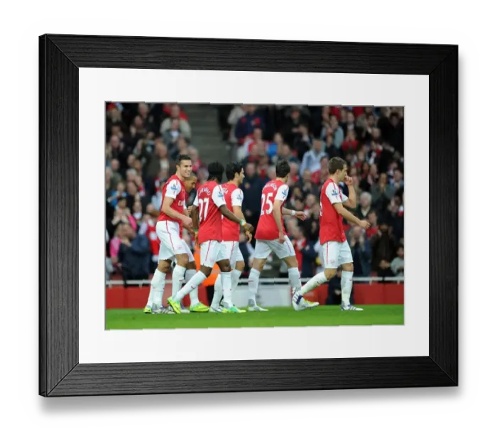 Framed Print : Robin van Persie celebrates scoring Arsenals 1st goal with his team mates