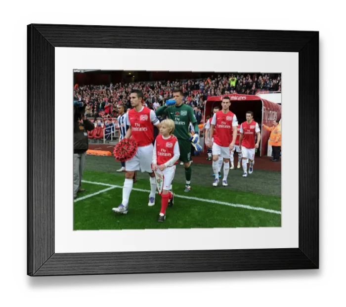 Framed Print : Robin van Persie Leads Arsenal Out at Emirates Stadium (2011-12): Arsenal vs. West Bromwich Albion Framed Print : Robin van Persie Leads Arsenal Out at Emirates Stadium (2011-12): Arsenal vs. West Bromwich Albion