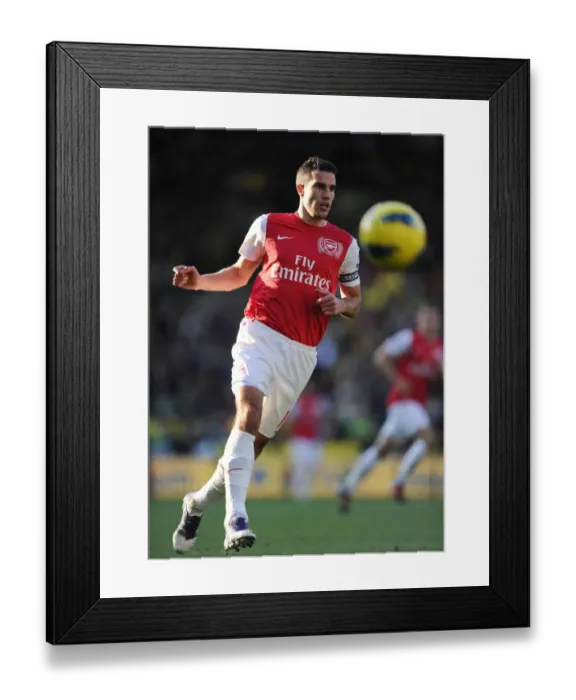 Framed Print : Robin van Persie in Action: Norwich City vs Arsenal, Premier League 2011-12
