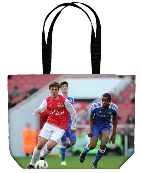 Alban Bunjaku (Arsenal) Archange Nkumu (Chelsea). Arsenal U18 1: 0 Chelsea U18