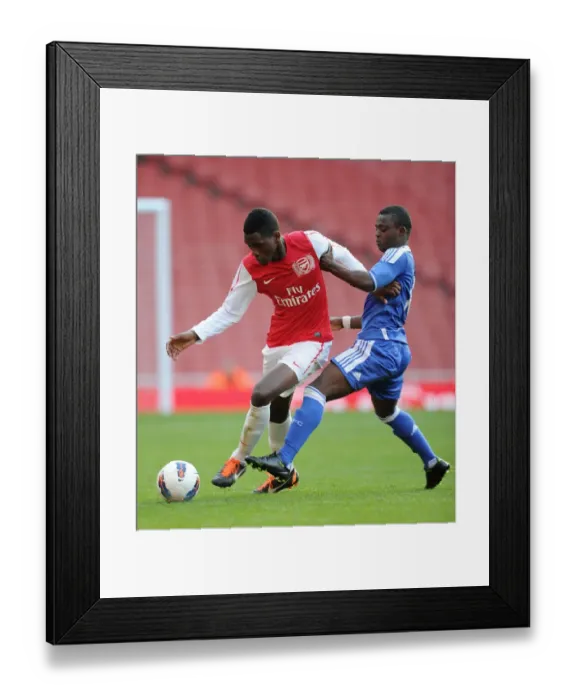 Framed Print : Elton Monteiro (Arsenal) Islam Feruz (Chelsea). Arsenal U18 1: 0 Chelsea U18
