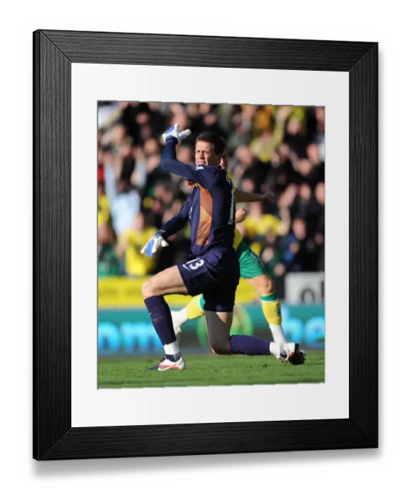 Framed Print : Arsenal's Szczesny Stuns Norwich: A Premier League Thriller, 19 / 11 / 11 Framed Print : Arsenal's Szczesny Stuns Norwich: A Premier League Thriller, 19 / 11 / 11