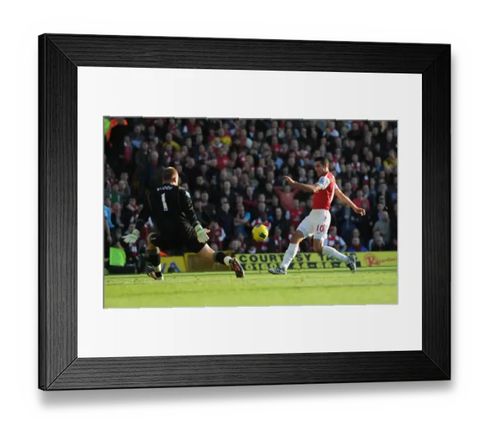 Framed Print : Robin van Persie Scores Arsenal's Second Goal vs. Norwich City, Premier League 2011-12