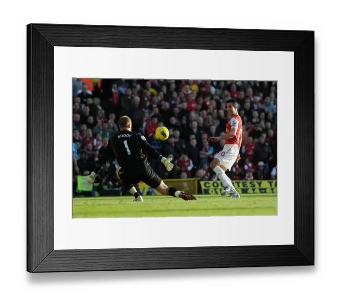 Framed Print : Robin van Persie Scores Arsenal's Second Goal Against Norwich City in Premier League Framed Print : Robin van Persie Scores Arsenal's Second Goal Against Norwich City in Premier League