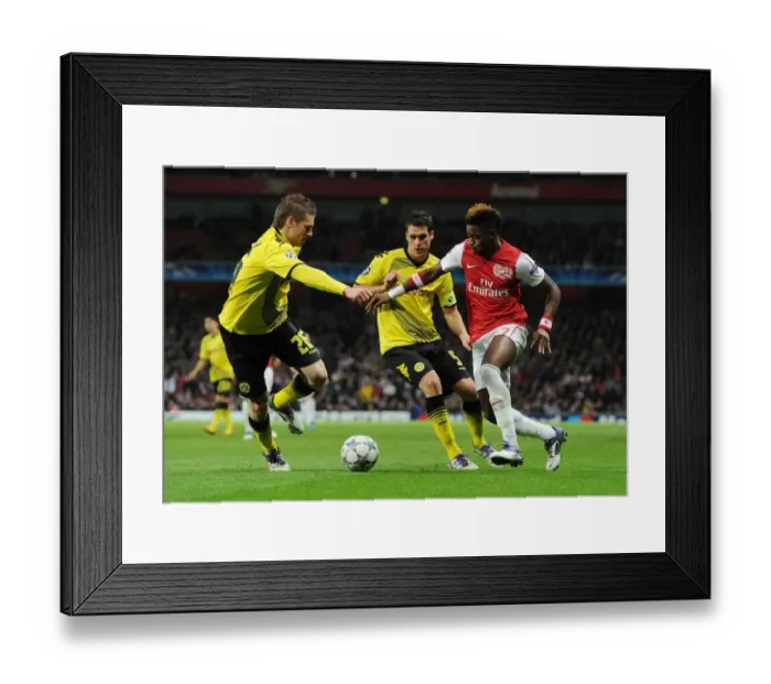 Framed Print : Alex Song's Brilliant Run and Pass: Arsenal vs Borussia Dortmund, UEFA Champions League, 2011