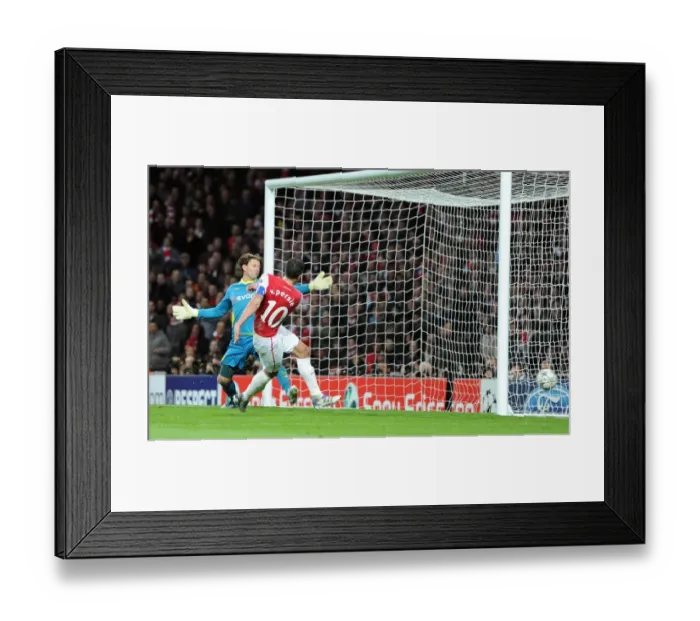 Framed Print : Robin van Persie's Brace: Arsenal 2-0 Borussia Dortmund, UEFA Champions League Group F