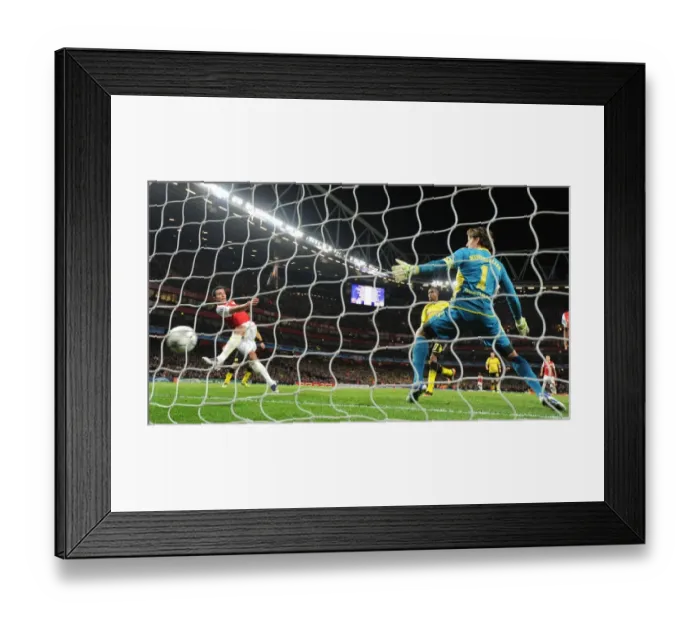 Framed Print : Robin van Persie's Brace: Arsenal Lead Borussia Dortmund 2-0 in UEFA Champions League