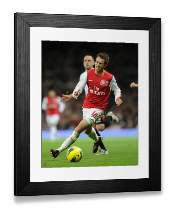 Framed Print : Aaron Ramsey in Action: Arsenal vs Fulham, Premier League 2011-12