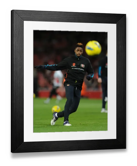Framed Print : Alex Song: Focused and Ready for Arsenal vs. Fulham (2011-12) Framed Print : Alex Song: Focused and Ready for Arsenal vs. Fulham (2011-12)