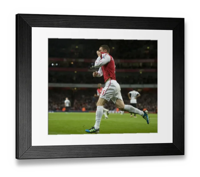 Framed Print : Thomas Vermaelen's Thrilling Goal: Arsenal vs. Fulham (2011-12) Framed Print : Thomas Vermaelen's Thrilling Goal: Arsenal vs. Fulham (2011-12)