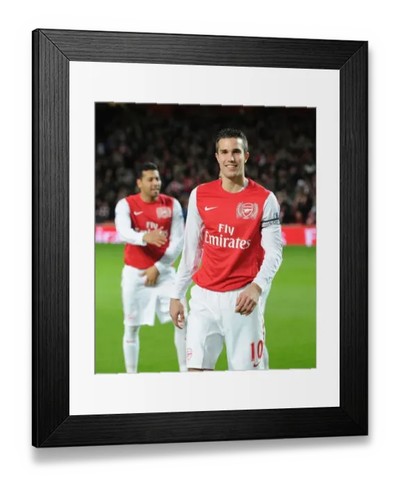 Framed Print : Robin van Persie in Action: Arsenal vs Fulham, Premier League 2011-12