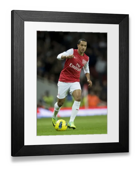 Framed Print : Theo Walcott in Action: Arsenal vs Fulham, 2011-12 Premier League Framed Print : Theo Walcott in Action: Arsenal vs Fulham, 2011-12 Premier League