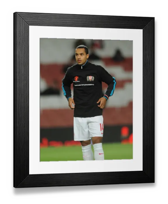 Framed Print : Theo Walcott: Arsenal's Ready Player before Arsenal vs Fulham (2011-12) Framed Print : Theo Walcott: Arsenal's Ready Player before Arsenal vs Fulham (2011-12)