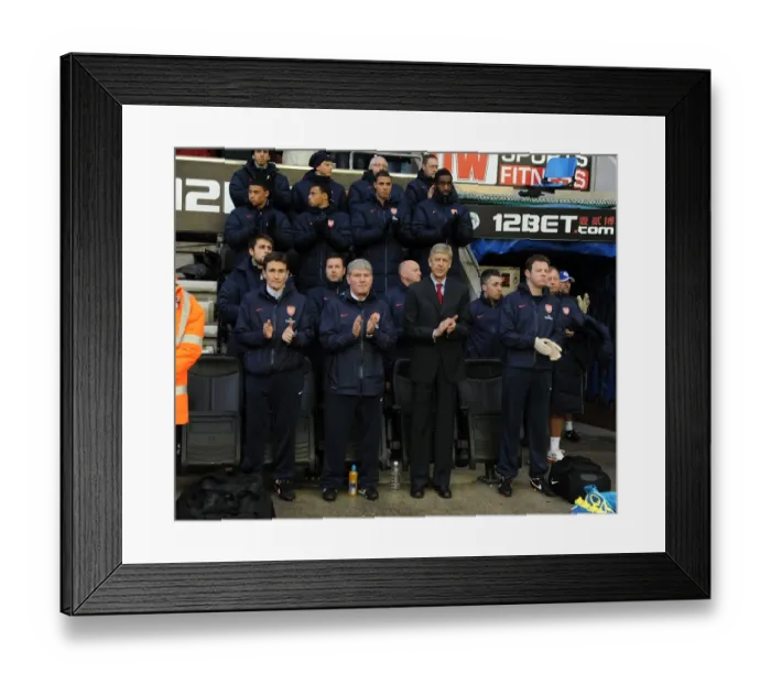 Framed Print : Wigan Athletic v Arsenal - Premier League Framed Print : Wigan Athletic v Arsenal - Premier League