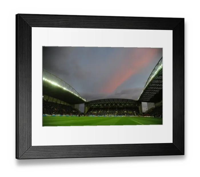 Framed Print : Wigan Athletic vs Arsenal: Premier League Clash at DW Stadium (December 2011) Framed Print : Wigan Athletic vs Arsenal: Premier League Clash at DW Stadium (December 2011)