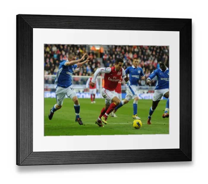 Framed Print : Robin van Persie Breaks Past Wigan's Defense: Arsenal vs Wigan Athletic, Premier League 2011-12