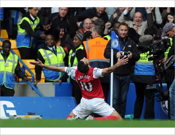 Robin van Persie celebrates scoing his 3rd goal Arsenals 5th. Chelsea 3: 5 Arsenal