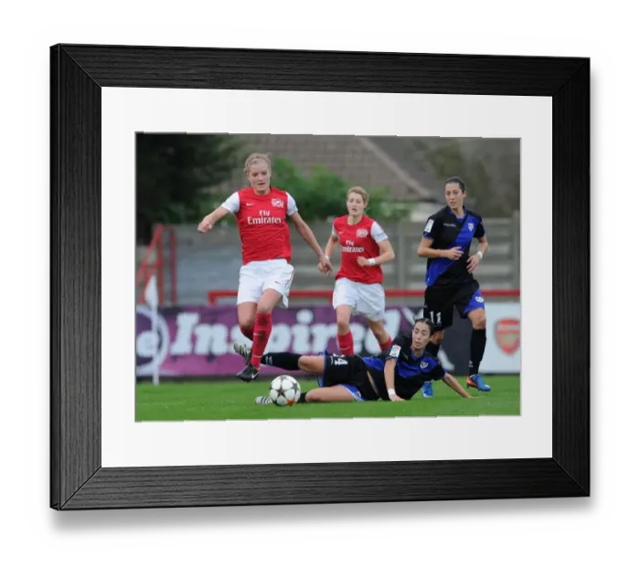 Framed Print : Arsenal Ladies Crush Rayo Vallecano 5-1 in UEFA Women's Champions League: Katie Chapman Shines