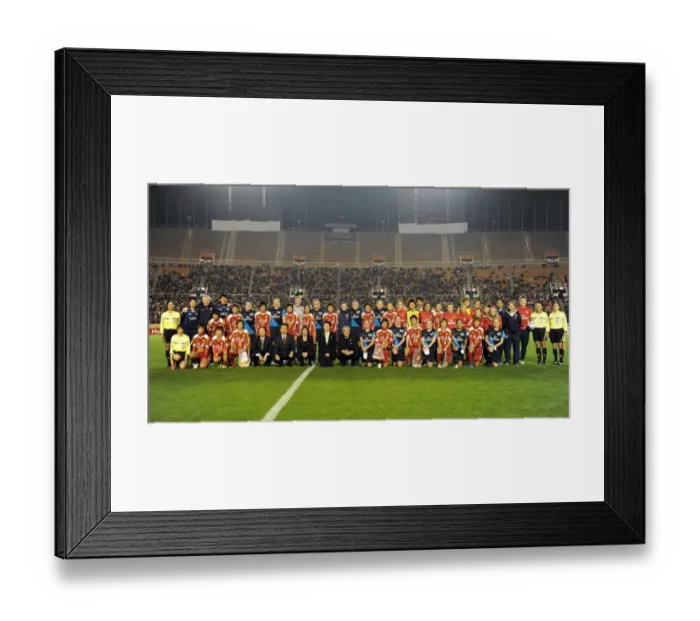 Framed Print : Arsenal Ladies and INAC Kobe: United in Charity - Nishigaoka Stadium, Tokyo, 30 / 11 / 11