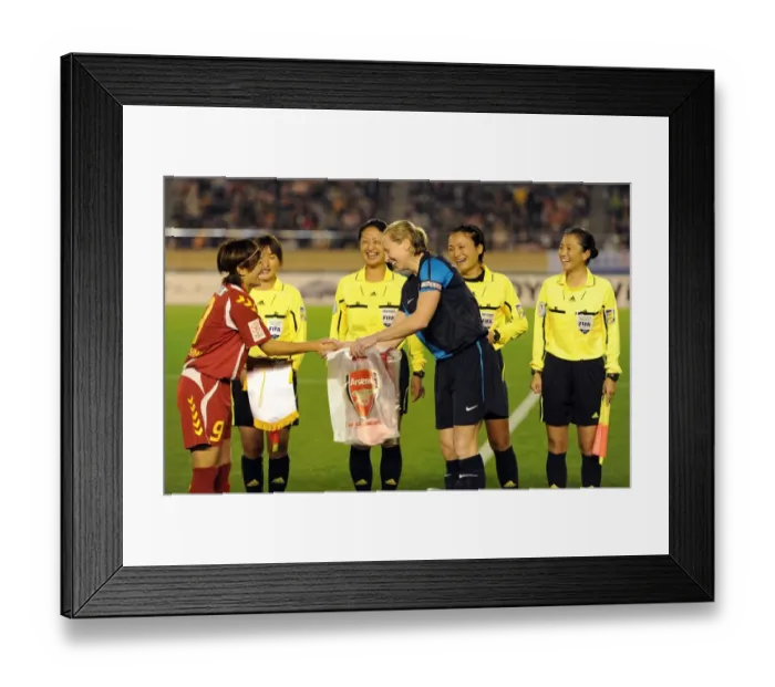 Framed Print : Battle of the Stars: Kawasumi vs. Ludlow - A 1-1 Draw in Tokyo's Charity Match between INAC Kobe and Arsenal Ladies
