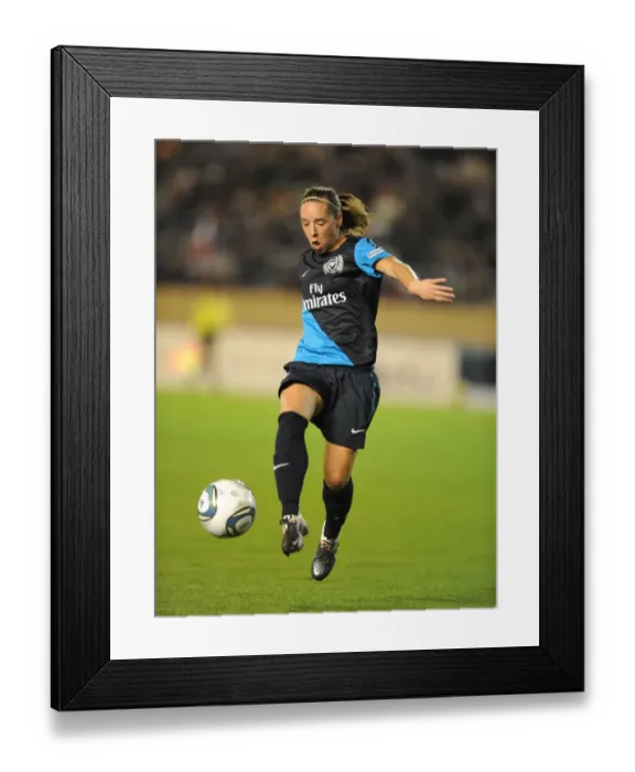 Framed Print : Jordan Nobbs Shines in 1-1 Charity Clash: Arsenal Ladies vs INAC Kobe at Nishigaoka Stadium, Tokyo (November 30, 2011)