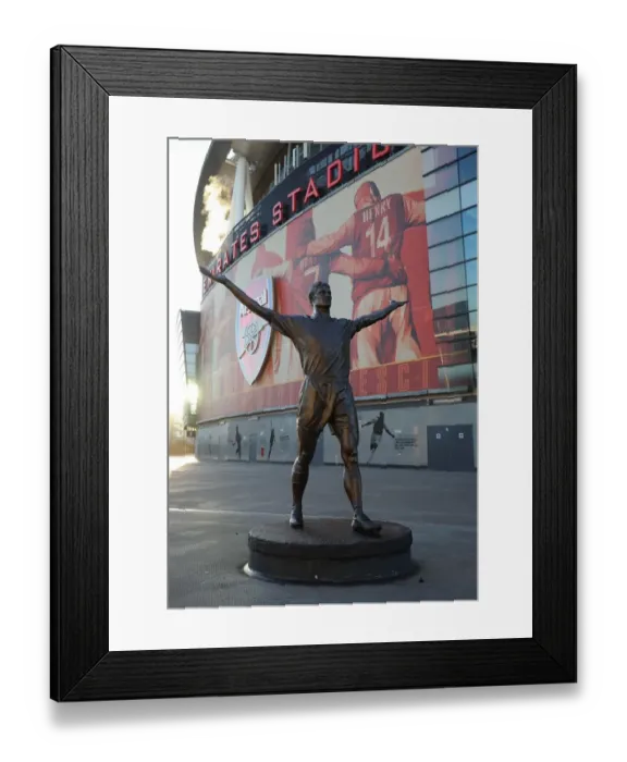 Framed Print : Tony Adams Statue: Arsenal Legend at Emirates Stadium (Arsenal vs Everton, 2011-12)