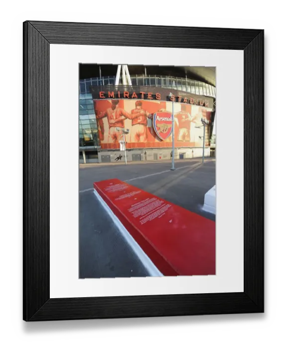 Framed Print : Arsenal vs. Everton: Premier League Clash at Emirates Stadium (December 2011) Framed Print : Arsenal vs. Everton: Premier League Clash at Emirates Stadium (December 2011)