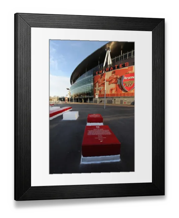 Framed Print : Premier League Showdown: Arsenal vs. Everton at Emirates Stadium (December 2011)