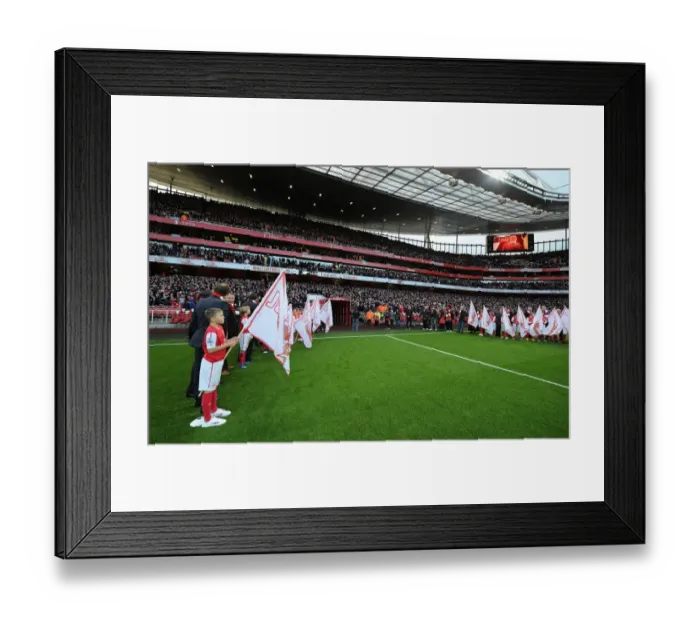 Framed Print : Jnr Gunners Pre-Match Activities: Arsenal vs Everton, Premier League, 2011-12 Framed Print : Jnr Gunners Pre-Match Activities: Arsenal vs Everton, Premier League, 2011-12