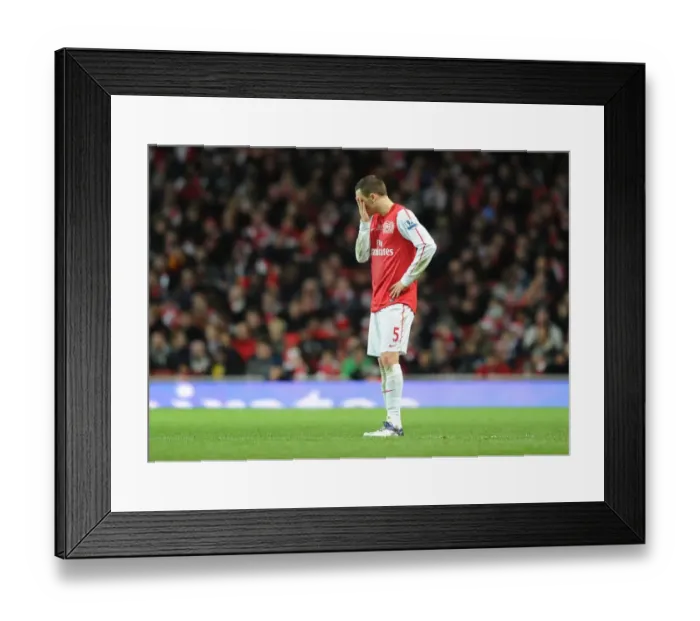 Framed Print : Thomas Vermaelen: Injured Arsenal Defender at Arsenal v Everton, Premier League 2011-12 Framed Print : Thomas Vermaelen: Injured Arsenal Defender at Arsenal v Everton, Premier League 2011-12