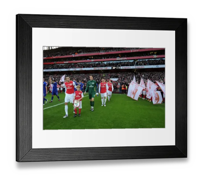 Framed Print : Robin van Persie Leads Arsenal: Arsenal vs. Everton, 2011-12 Premier League, Emirates Stadium