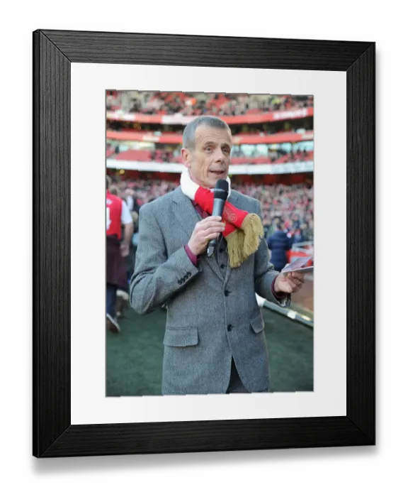 Framed Print : Arsenal vs. Everton: Premier League Clash at Emirates Stadium (December 2011) Framed Print : Arsenal vs. Everton: Premier League Clash at Emirates Stadium (December 2011)