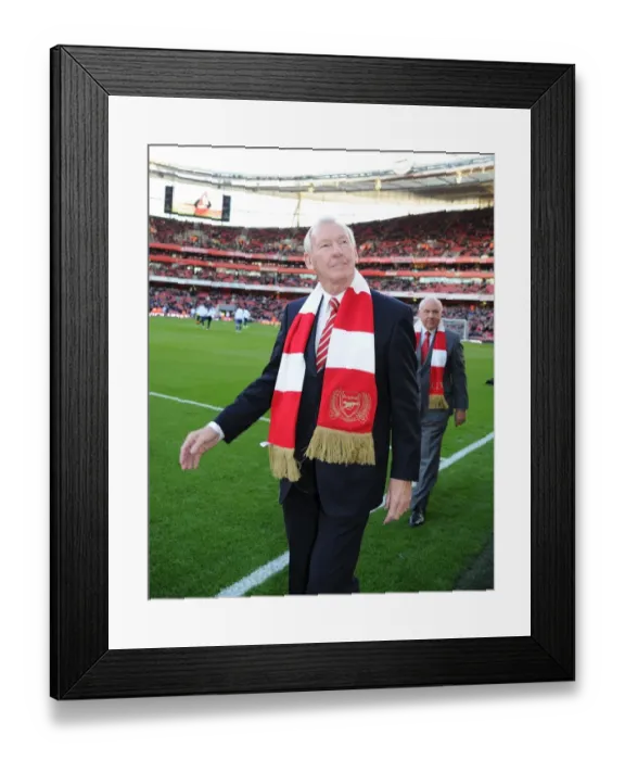 Framed Print : Arsenal Legend Bob Wilson at Arsenal vs. Everton, Premier League 2011-12 Framed Print : Arsenal Legend Bob Wilson at Arsenal vs. Everton, Premier League 2011-12