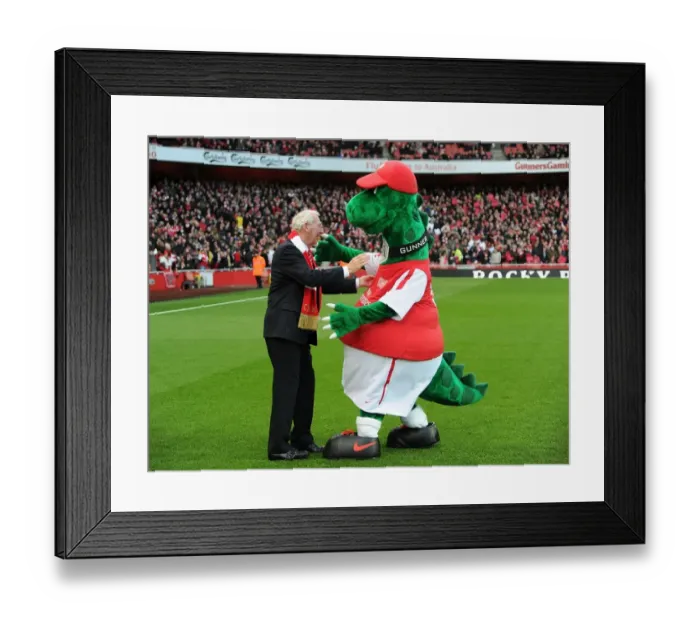 Framed Print : Arsenal Legend Bob Wilson Meets Young Gunner Before Arsenal vs. Everton (2011-12)