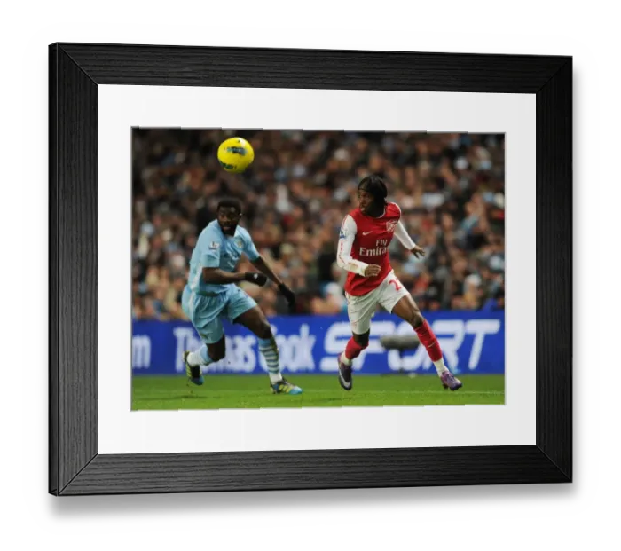 Framed Print : Gervinho Breaks Past Kolo Toure: Manchester City vs. Arsenal, Premier League 2011-12 Framed Print : Gervinho Breaks Past Kolo Toure: Manchester City vs. Arsenal, Premier League 2011-12